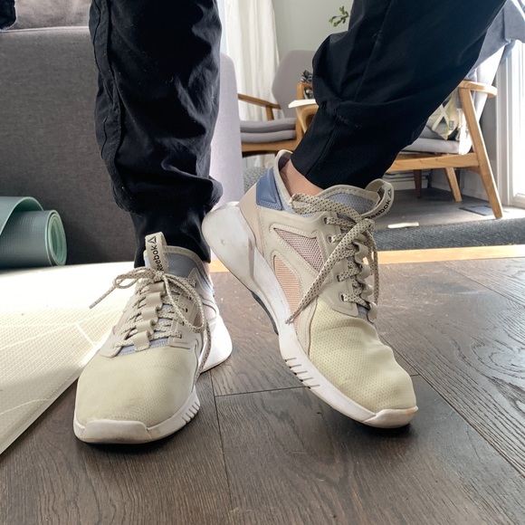 Reebok Women's Freestyle Motion Low Cut Training Shoes size 9 - Picture 2 of 9